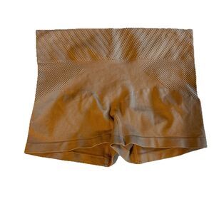 UnderWhere? seamless shaping shorts in beige Women’s Size L Shapewear Smoothing